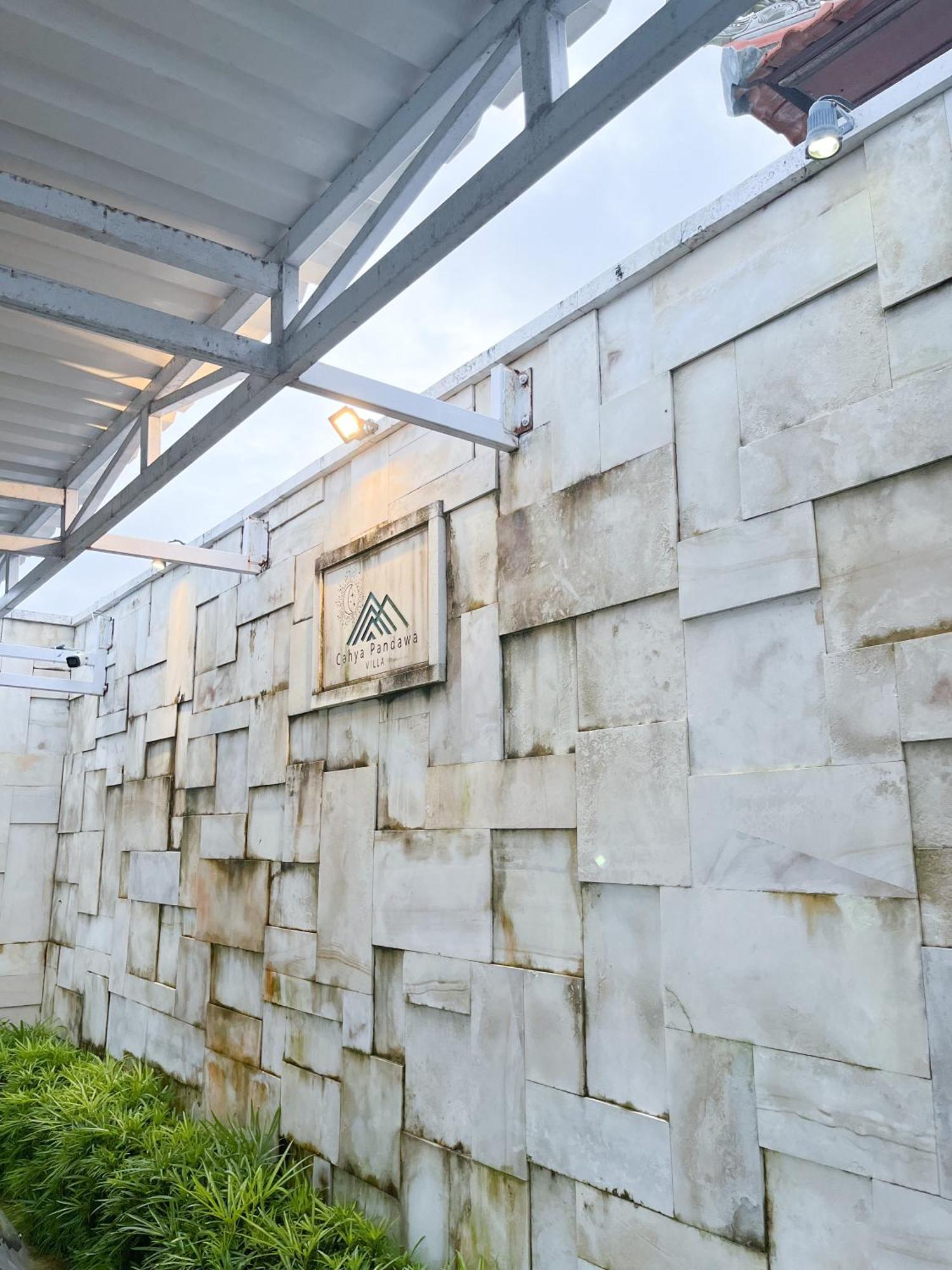 Ungasan Cahya Pandawa Villa 5 מראה חיצוני תמונה
